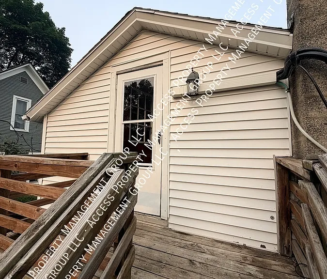142 Langdon Ave NE — Photo 18