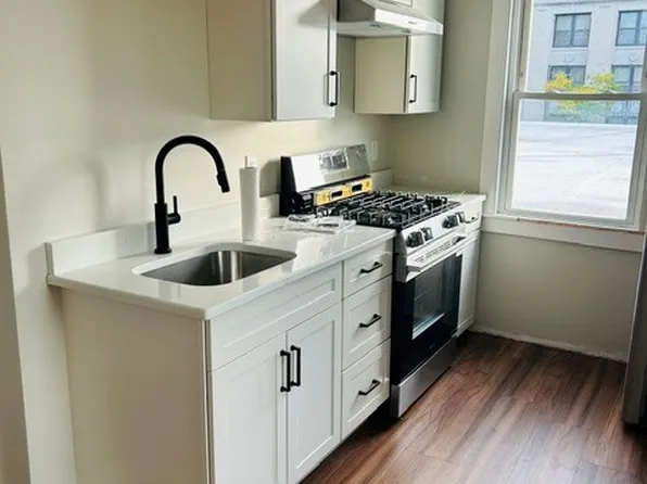 721 Massachusetts Ave #7, Cambridge, MA 02139