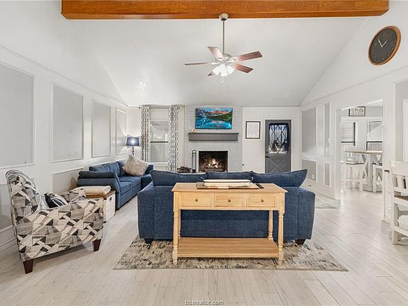 4th image of 8205 Raintree Dr