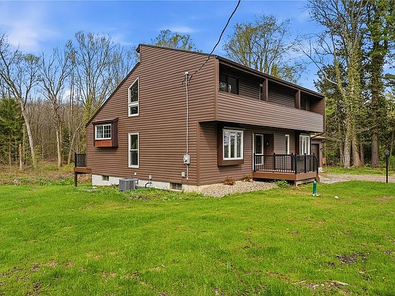3rd image of 263 Pearson Dr