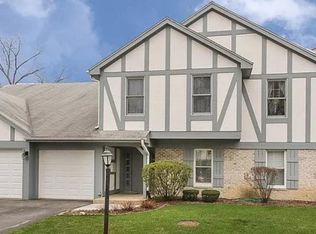 48 Fern Ct #123B, Palatine, IL 60067
