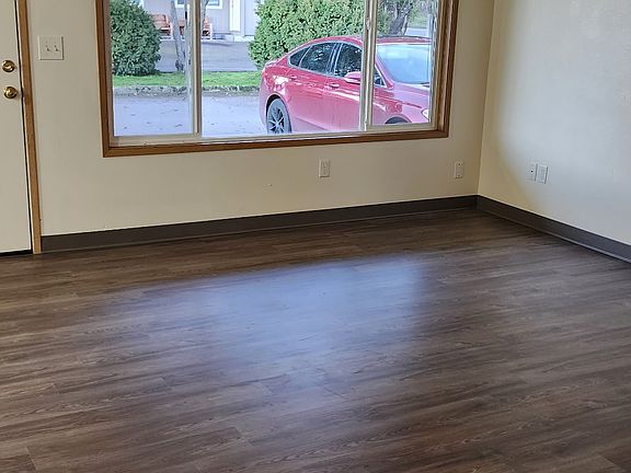 5th image of 2296 Hill St SE APT 3