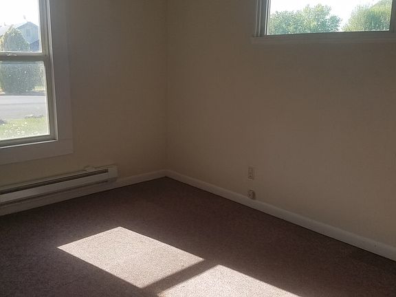 4th image of 278 Van Buren St