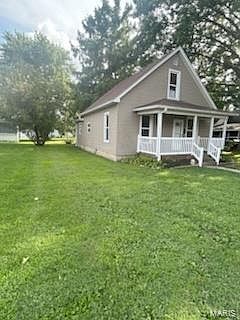 2nd image of 327 Sycamore St