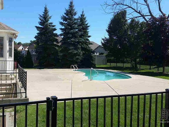 3rd image of 4977 Northfield Dr