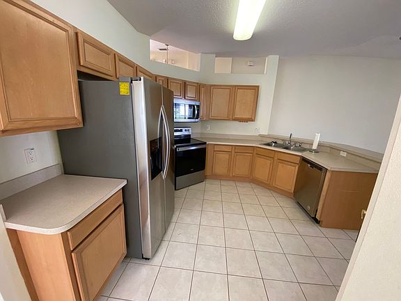 2nd image of 303 Chelsea Dr