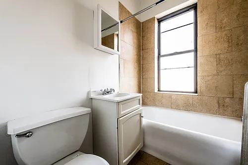 7102 S Luella Chicago, IL 60649 Photo 1
