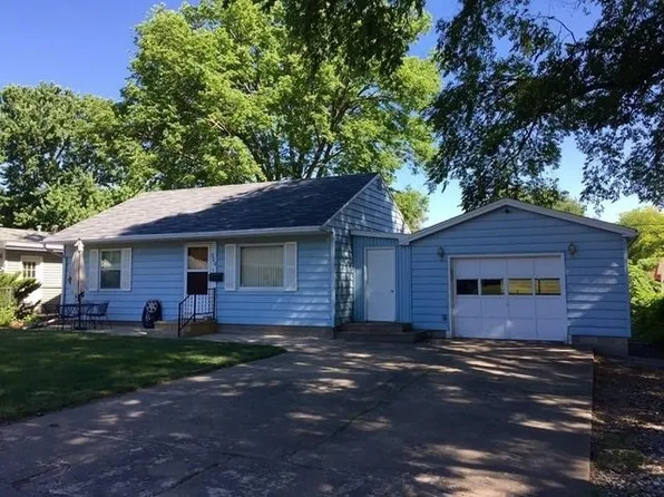 300 Murphy Ln, Yankton, SD 57078