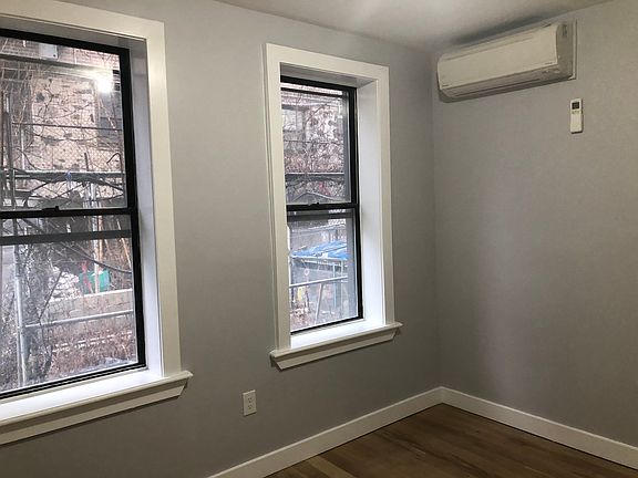 5th image of 84 Romaine Ave #14Q
