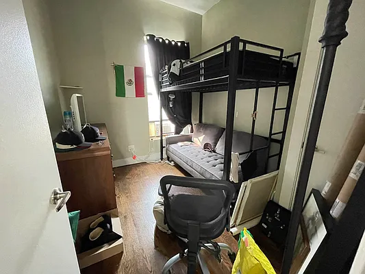 Rented by Yup Realty LLC | media 18