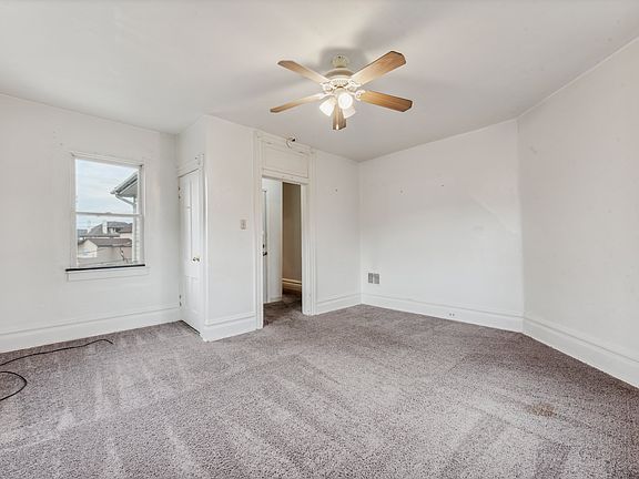 3rd image of 310 Juniper St APT 2
