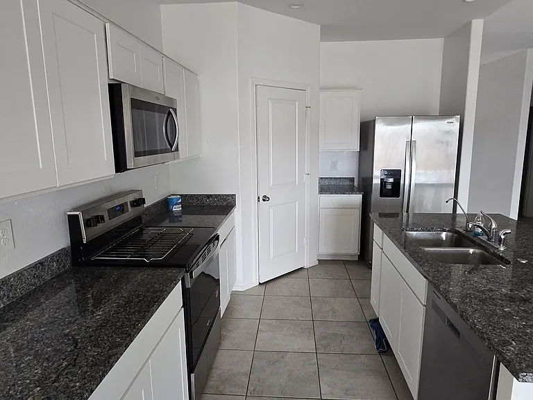 1527 E Lardner Dr — Photo 22
