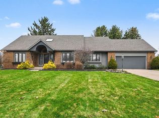 17827 Fox Den Dr, Granger, IN 46530