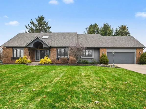 17827 Fox Den Dr, Granger, IN 46530