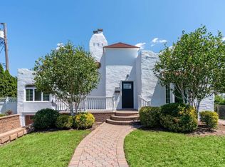 215 Wynsum Ave, Merrick, NY 11566