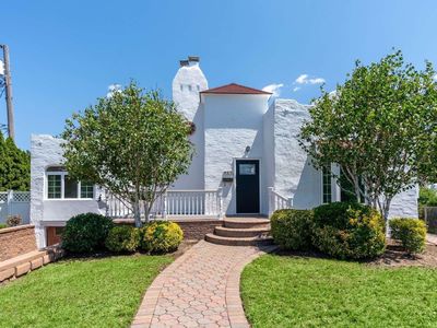 215 Wynsum Avenue, Merrick, NY, 11566