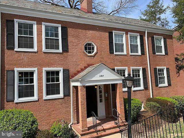 2nd image of 2804 S Columbus St #3418