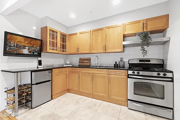 Sold by Citi Habitats | media 13