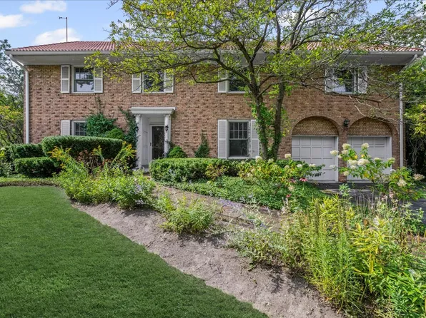 1670 Meadow Ln, Bannockburn, IL 60015