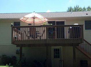 12 Raspberry Dr, Mechanicsburg, PA 17050