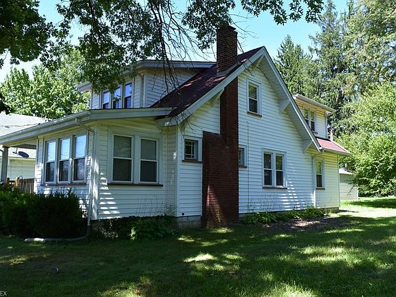 3rd image of 144 Maywood Dr