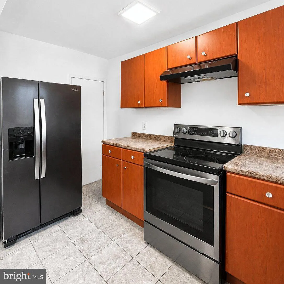 3 bed, 970 sqft, $1,500 — Photo 4
