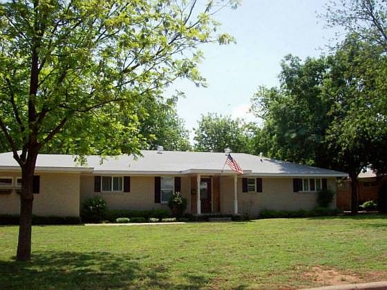 1st image of 4207 Meadowbrook Dr