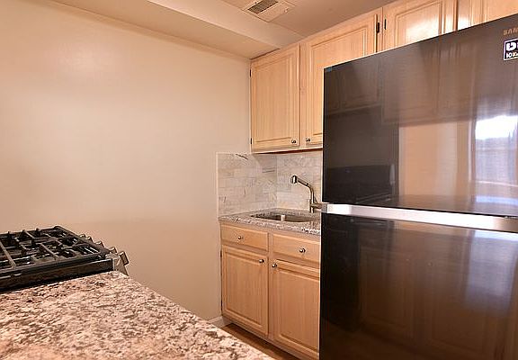 3rd image of 5 W 129th St APT 3