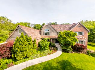 W236N3265 Waterside Ct, Pewaukee, WI 53072