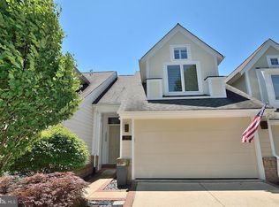 2058 Beacon Heights Dr, Reston, VA 20191