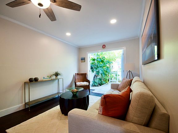 4th image of 204 Southard St APT 8