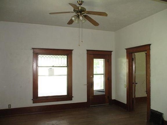 4th image of 708 Peyton St