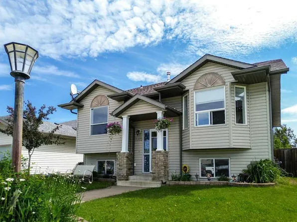 6905 W 58th St, Rocky Mountain House, AB T4T 1V9