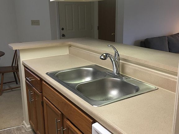 3rd image of 12183 Windsor South Dr