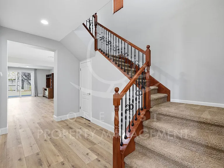 2127 Ranch View Dr — Photo 6