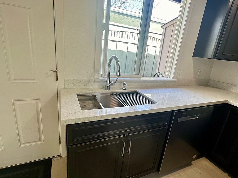 102 Colorado Ave — Photo 6