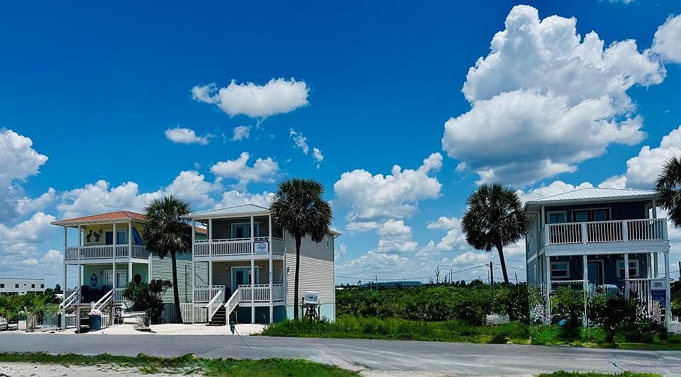 1st image of 828 Oleander Ave