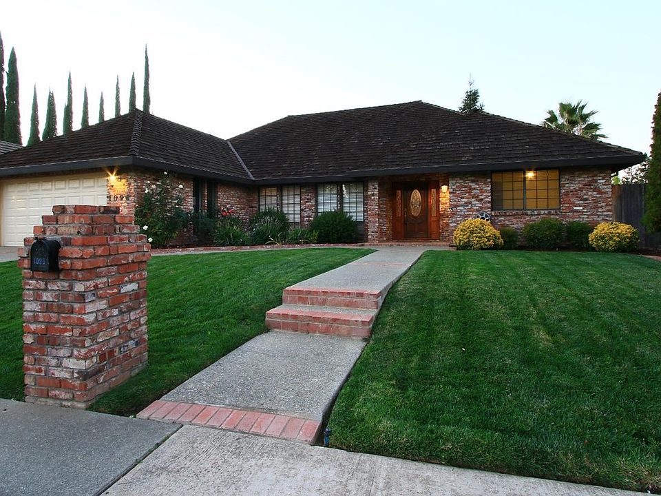 1st image of 1096 Kensington Dr