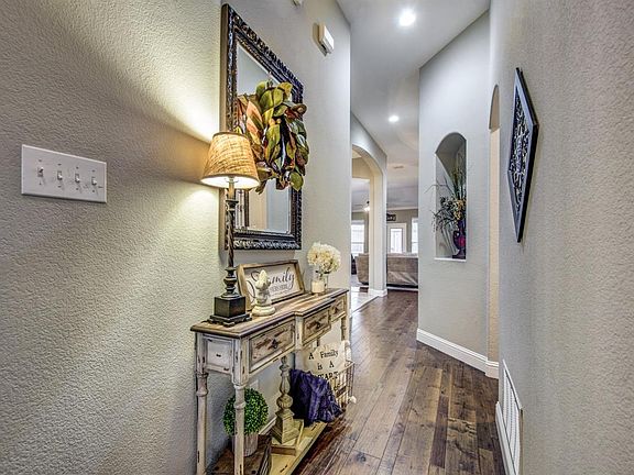 5th image of 703 Marina Vista Dr