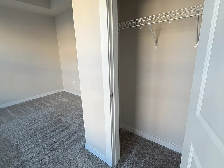 2560 Nicholson St — Photo 15