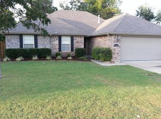 5156 W New Bridge Rd, Fayetteville, AR 72704