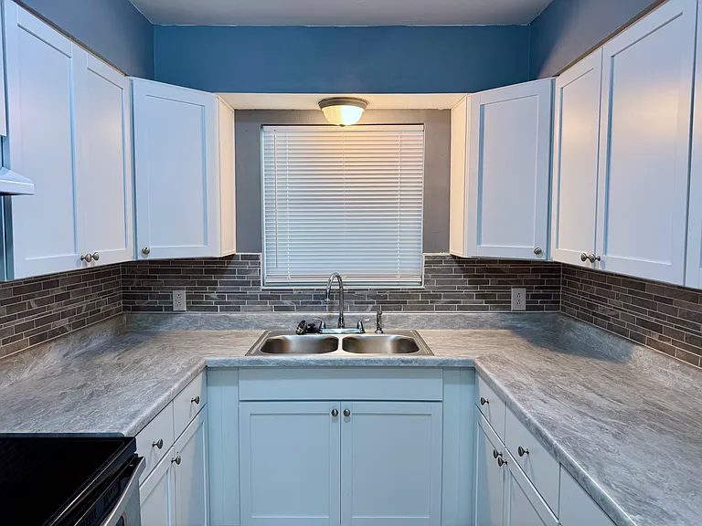 1105 E Edgewood St — Photo 10