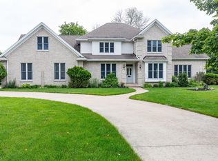 42 Meadowbrook Ct, Appleton, WI 54914