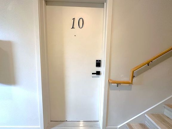 3rd image of 810 Yakima Ave #10