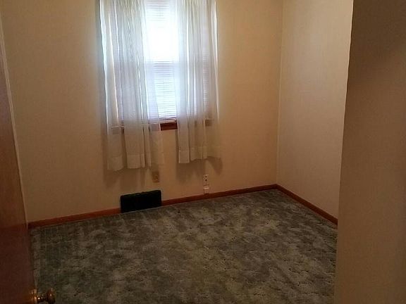 5th image of 3557 10th Ave