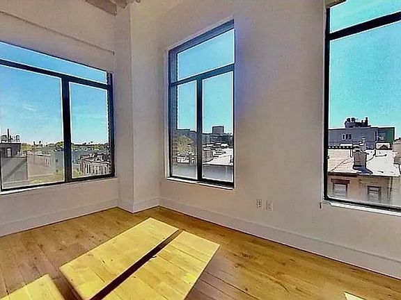 3rd image of 139 N 10th St APT 4B