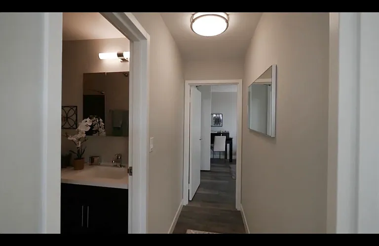 40 E Delaware Pl — Photo 11