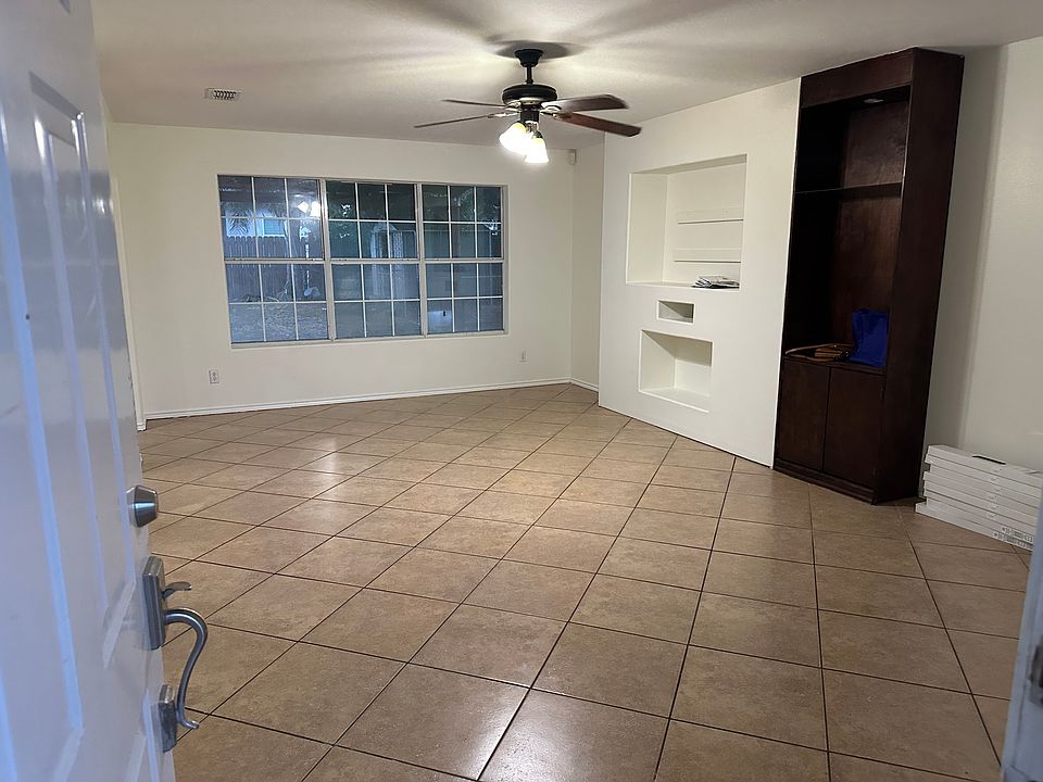 2nd image of 700 W 30th St