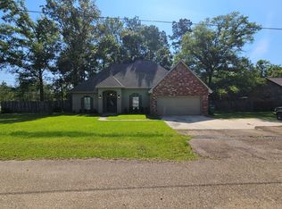 25488 Country View Ln, Holden, LA 70744