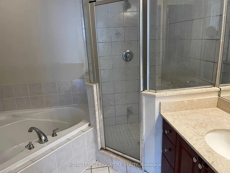 25 Kingsbridge Garden Cir #2811 — Photo 16